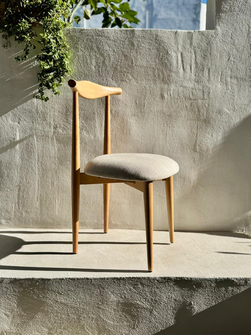 [category]_879_CHAISE ARYA